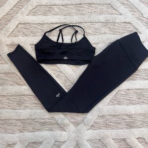 Set! Alo Outfit Pinstripe High Waist Leggings XS Airlift Intrigue Bra XS Black